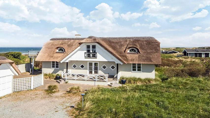 Ferienhaus für 13 Personen, mit Terrasse und Pool sowie Sauna