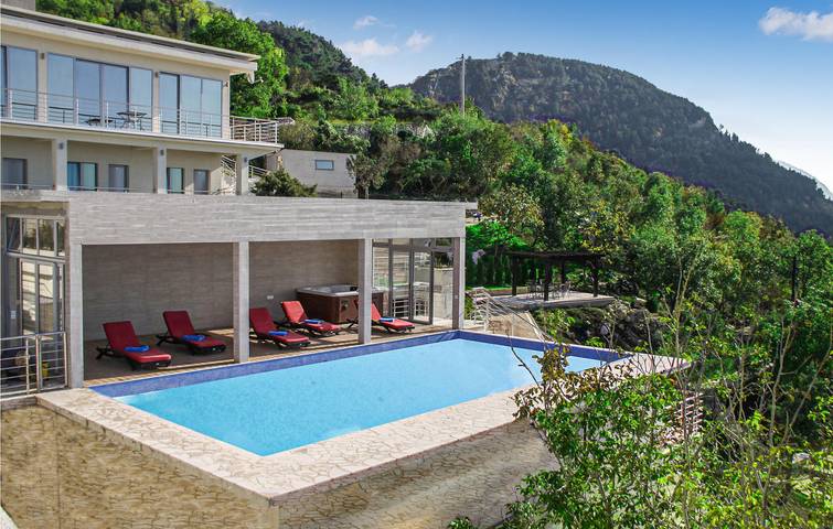 Ferienhaus für 20 Personen, mit Terrasse und Pool in Montenegro - 3