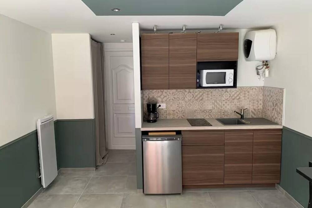 Entire apartment, Ideal studio for business trips or vacations in the south of France in Fos-sur-Mer, Istres region