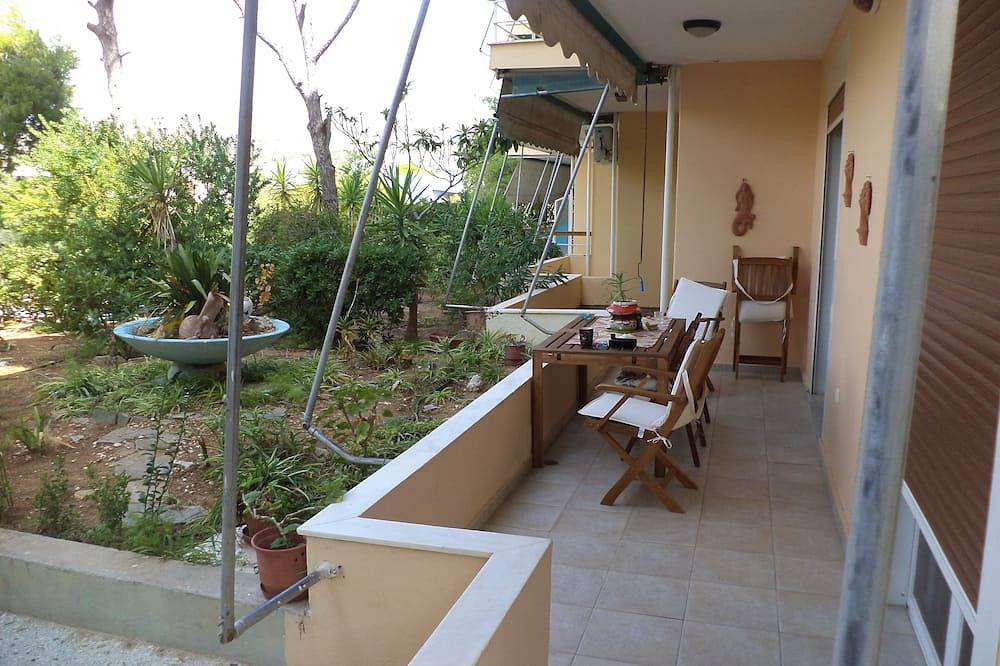 Entire apartment, Paradiso Ισογειο διαμερισμα στη Σαρωνιδα in Saronida, East coast of the Attika region