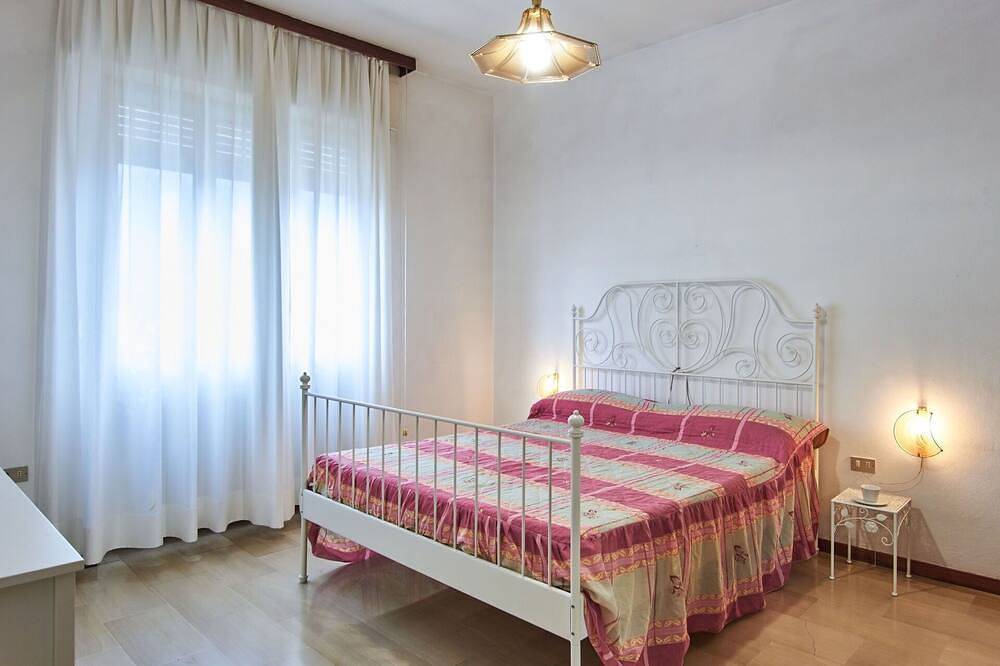 Accogliente appartamento in villa per 8 ospiti con Wifi, Tv, balcone, animali ammessi e parcheggio in Dervio, Alpi Orobie Occidentali