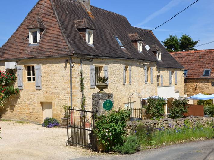Location de vacances pour 6 personnes, avec balcon ainsi que jardin et piscine à Sainte-Mondane - 2
