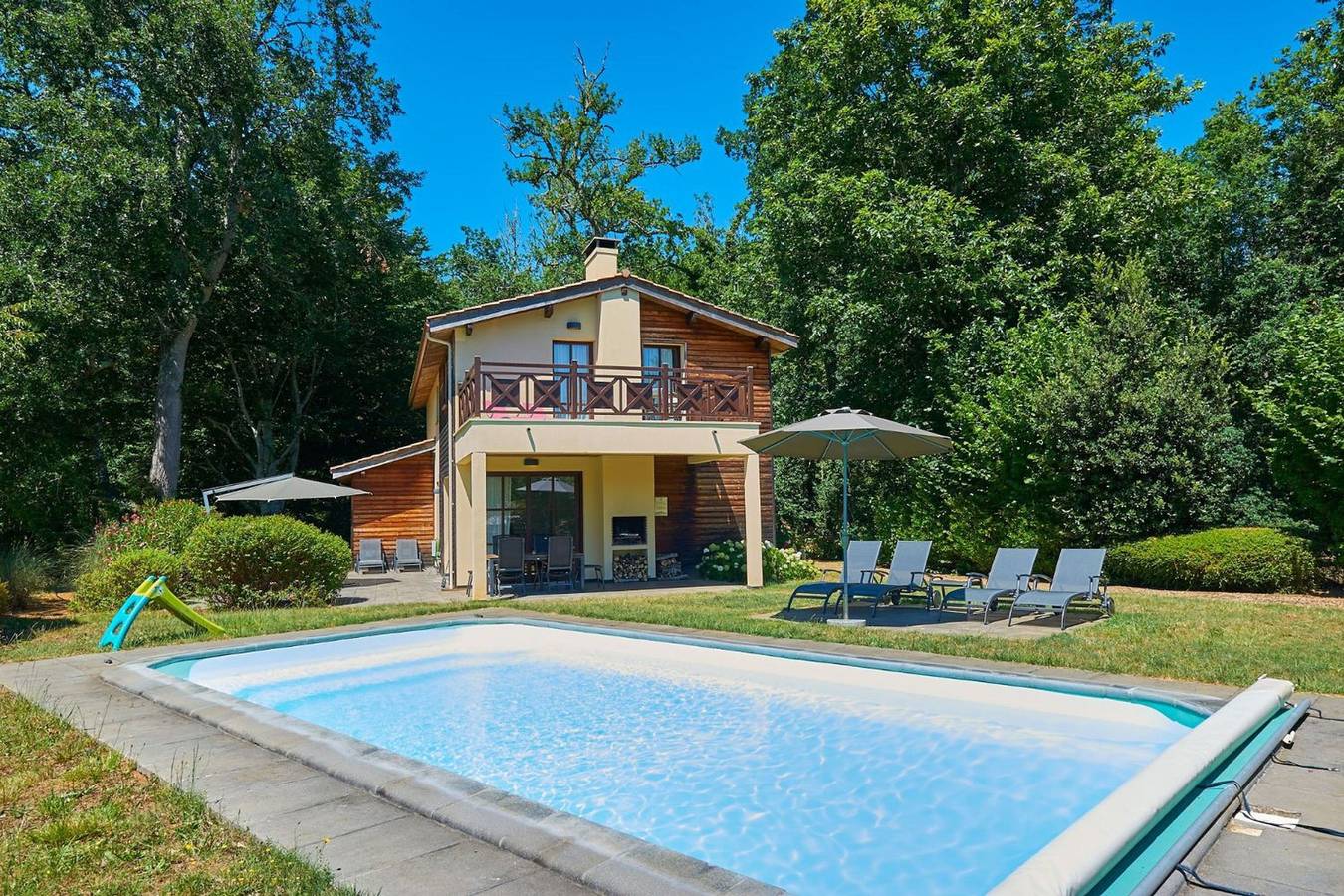 Margaux Deluxe Piscine 8p in Salles, Region de Arcachon