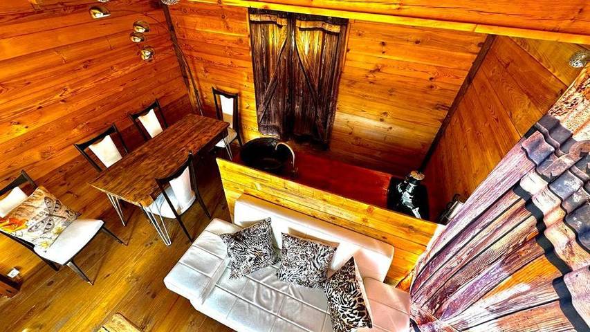 Chalet pour 5 personnes, avec terrasse ainsi que jardin et jacuzzi dans le Cantal - 4