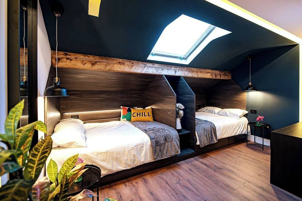 Entire apartment, The Nest: Luxury 16 person Apt w jacuzzi & parking in Blackpool Pleasure Beach, North West England