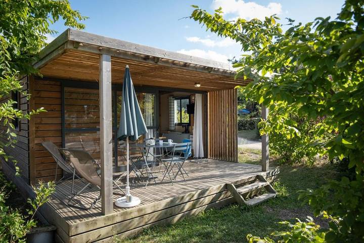 Camping pour 3 personnes, avec Terrasse et Piscine