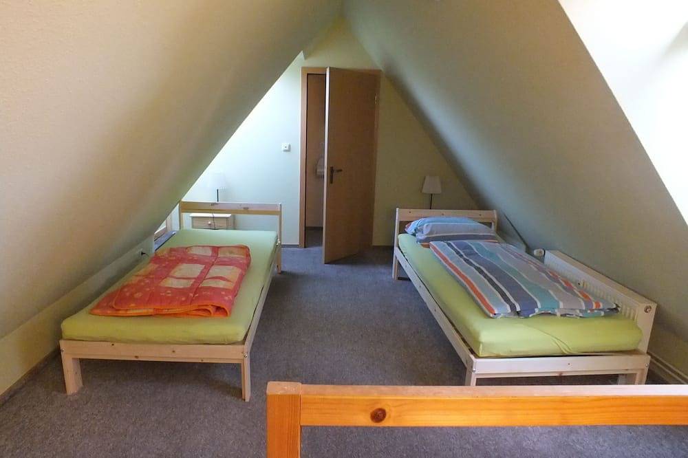 Ganze Wohnung, Ferienwohnung Waldblick an der Mecklenburgischen Seenplatte in Alt Schwerin, Plauer See