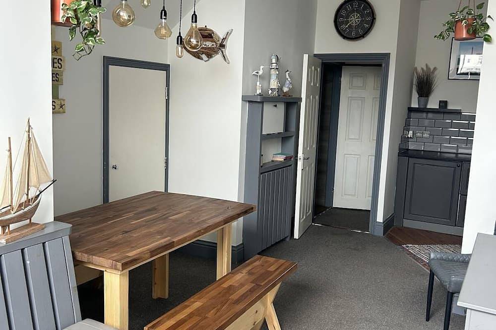 Ganze Wohnung, Cozy 2 Bedroom Retreat with a Sea Views and a Private Indoor Hot Tub. in Botany Bay, Kent