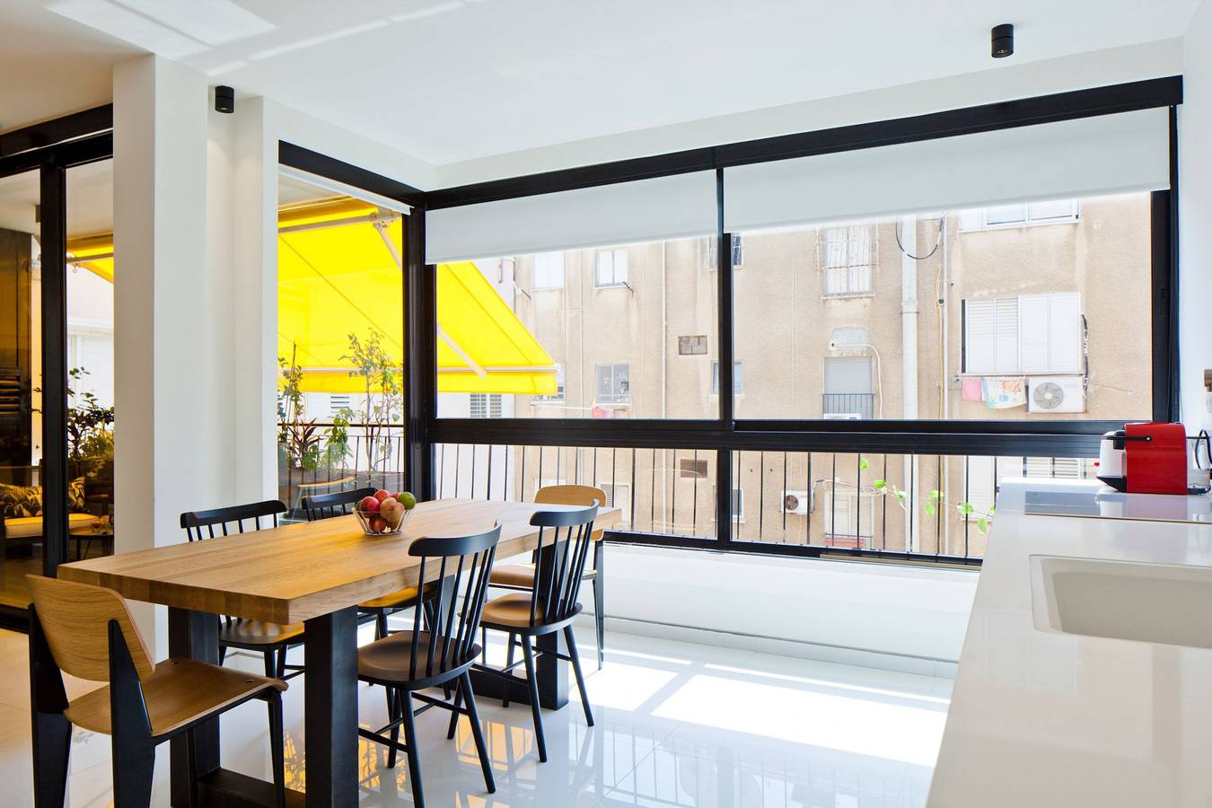 Geheel appartement, Elegant 2Br & Veranda close to Beach by Feelhome in Tel Aviv, Tel Aviv (district)