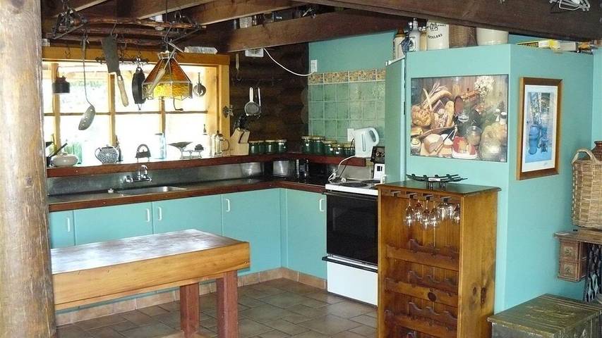 Log cabin for 12 people, with garden and balcony on South Island New Zealand