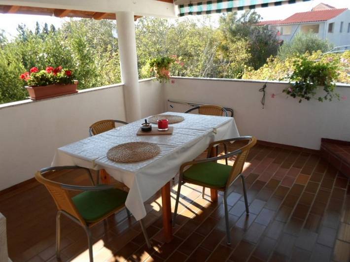 Apartament wakacyjny dla 2 osób, z Balkon/ taras w Nin