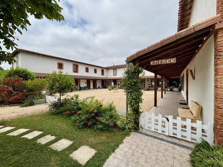 Location de vacances pour 2 personnes, avec piscine et jardin à Rabastens - 3