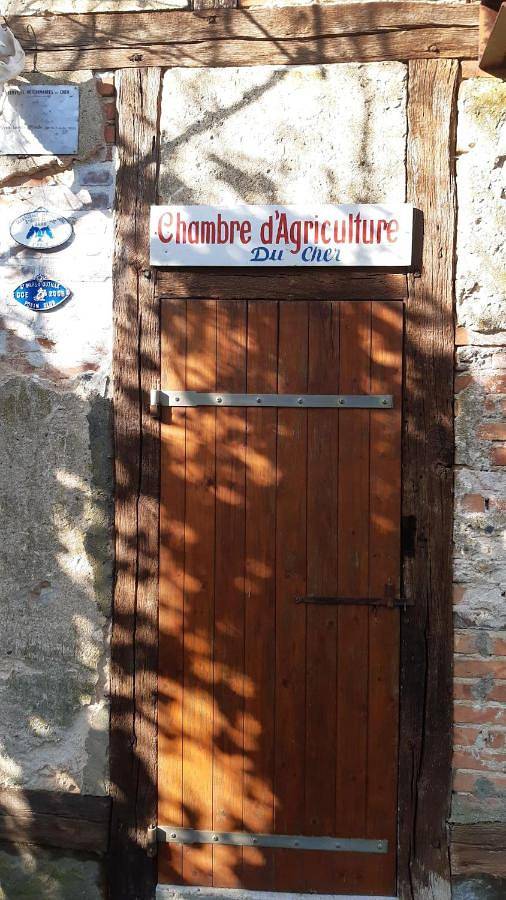 Location de vacances pour 3 personnes, avec sauna et piscine ainsi que vue et jardin, animaux acceptés à Aubigny-sur-Nère - 4