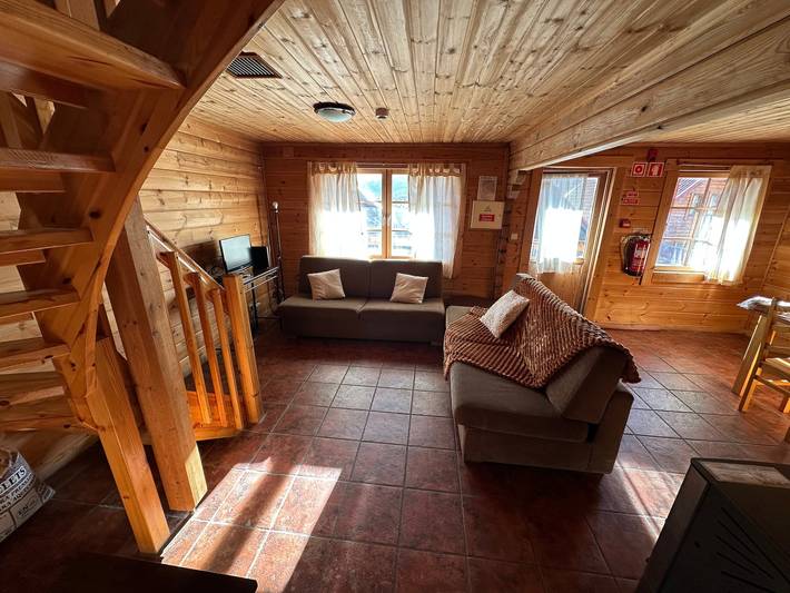 Chalet 'Moon Mountain  - Al Qamar' avec vue montagne, Wi-Fi et climatisation in Cortes do Meio, Serra da Estrela