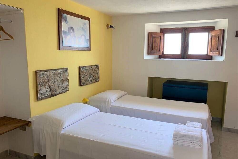 Seaside accommodation, furnished and equipped, within walking distance of the island's living room. in Santa Marina Salina, Salina