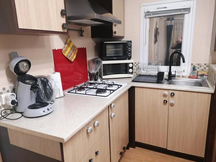 Camping pour 6 personnes, avec jardin et piscine, adapté aux familles à Vic-la-Gardiole - 3