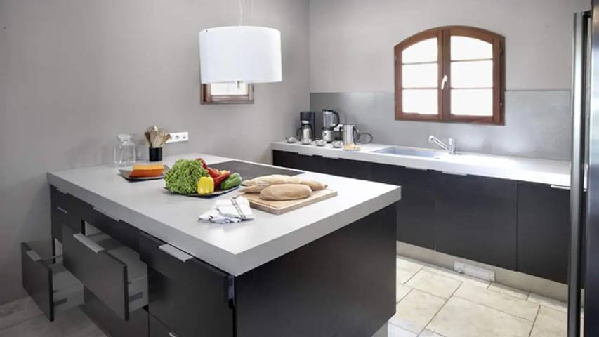Villa pour 13 personnes, avec piscine et terrasse ainsi que jacuzzi et jardin, animaux acceptés à Sainte-Maxime - 4