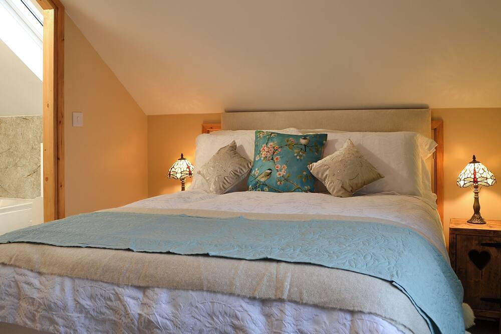 2 bedroom accommodation in Baswick, near Driffield in Brandesburton, East Riding of Yorkshire