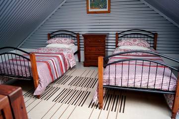 Holiday Home for 10 People in Perth, Western Australia, Photo 1