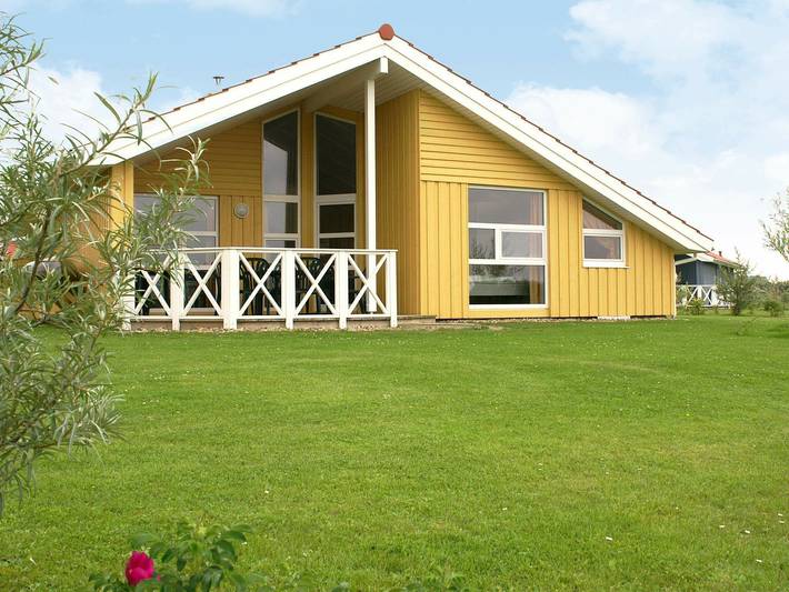Ferienhaus für 12 Personen, mit Sauna und Terrasse sowie Garten in Otterndorf