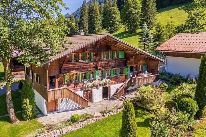 Chalet für 6 Personen, mit Ausblick und Garten sowie Kinderpool, mit Haustier