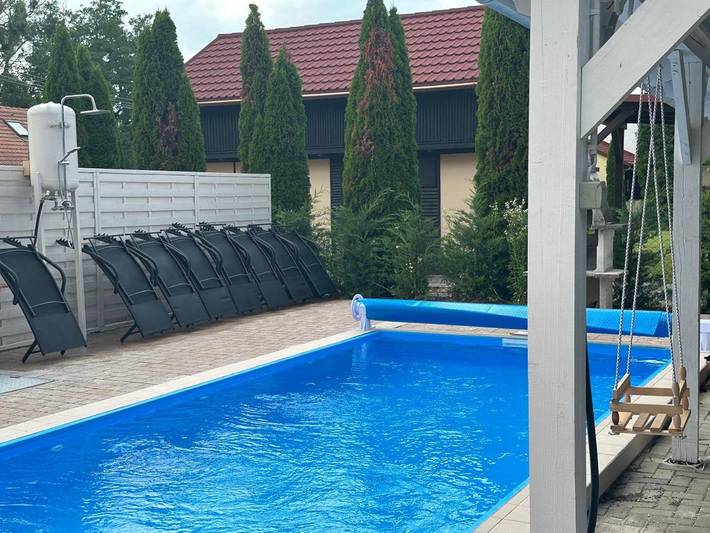 Ferienhaus für 8 Personen, mit Pool und Garten sowie Ausblick