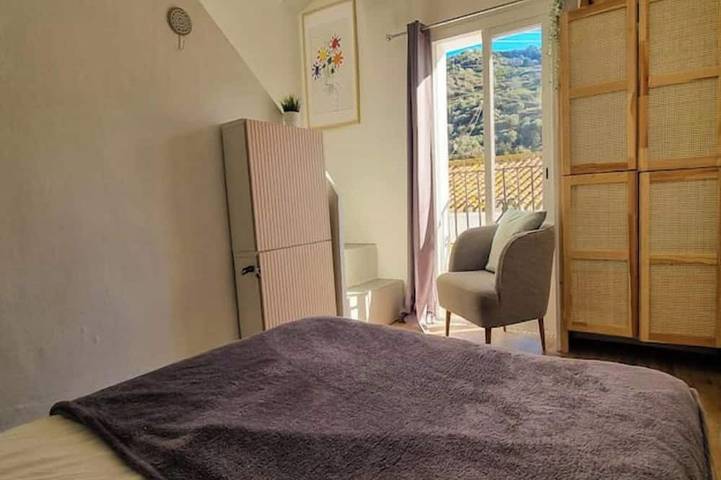 Apartamento entero, Sayalonga Studio ~ Terrace & Fast WiFi in Sayalonga, Costa del Sol