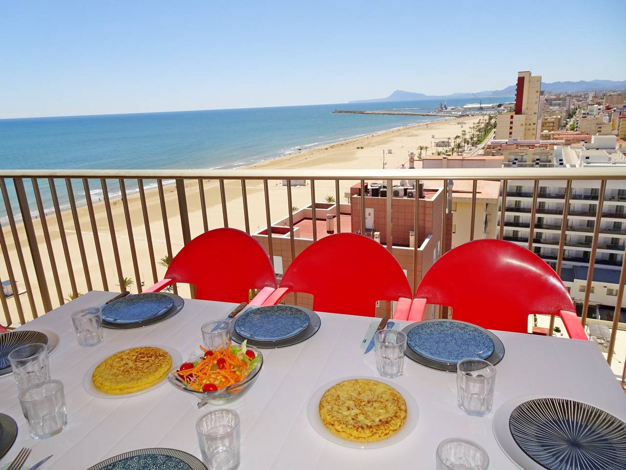 Appartement entier, Appartement de vacances pour 9 personnes avec balcon in Playa de Gandía, Costa de Valencia