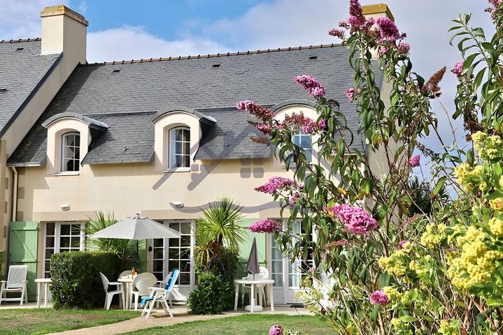 Gîte pour 4 personnes, avec terrasse ainsi que jardin et piscine - 1