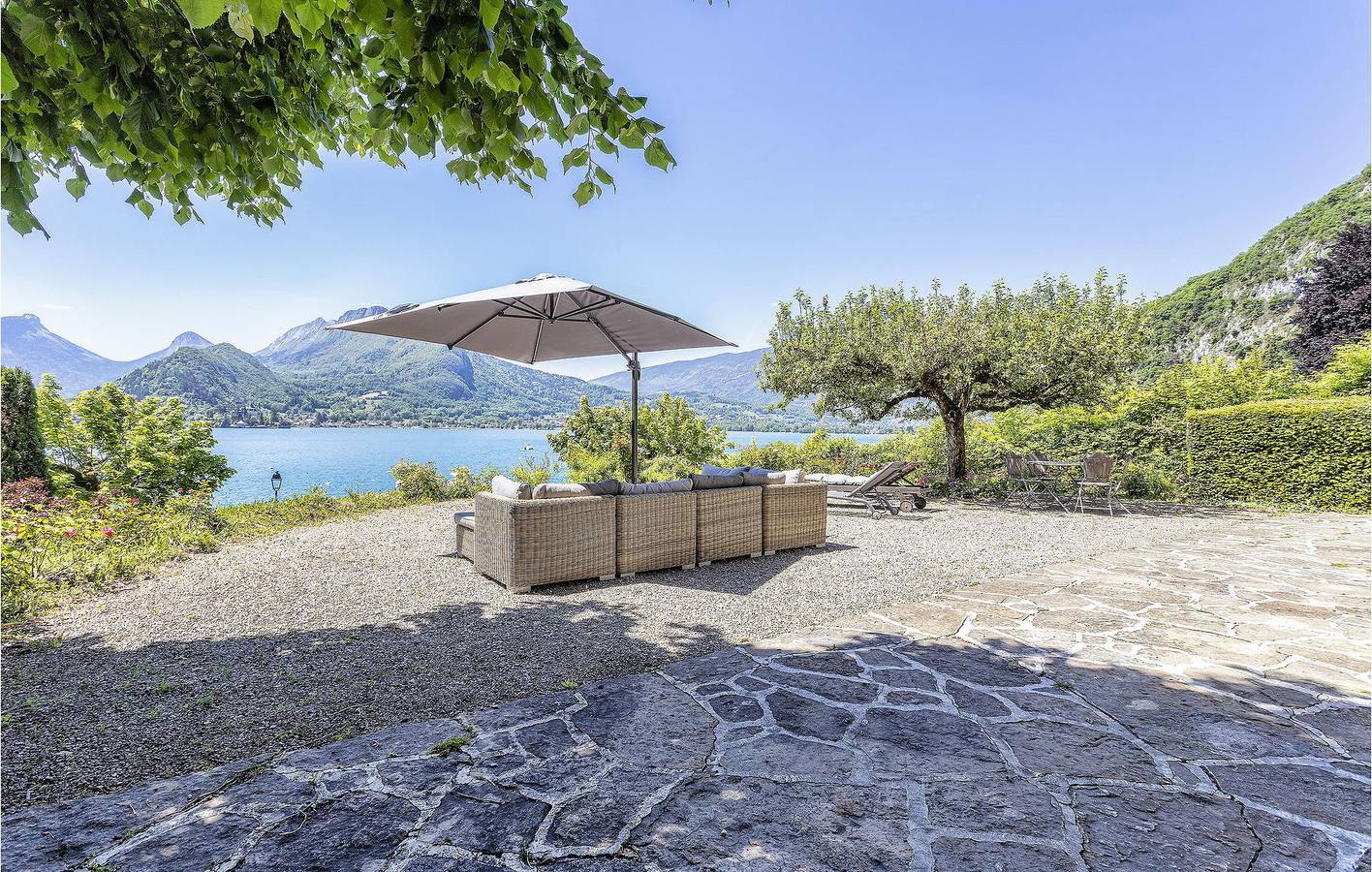 Villa con vistas al lago y terraza | Lavadora, parking, Internet | 100m del lago de Annecy in Talloires-Montmin, Región de Annecy