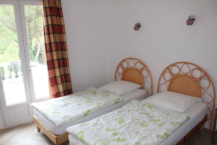 Gîte pour 5 personnes, avec jardin et sauna à Reynès - 2