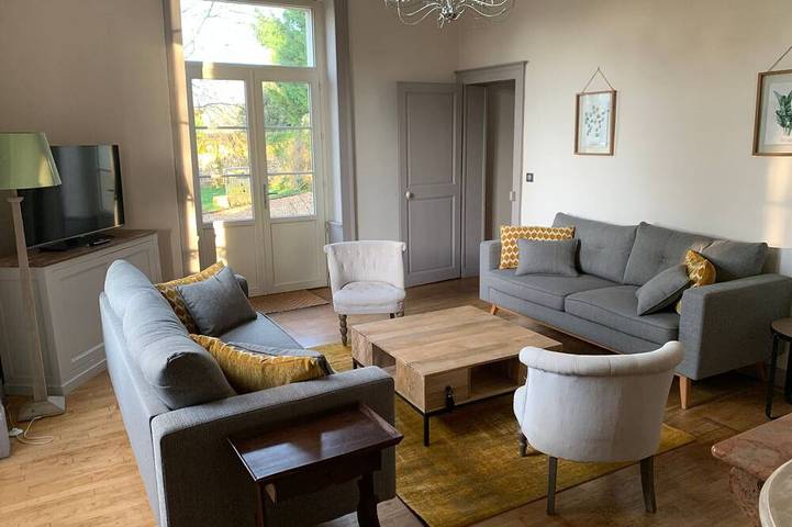 Gîte pour 12 personnes, avec jardin à Juigné-sur-Sarthe