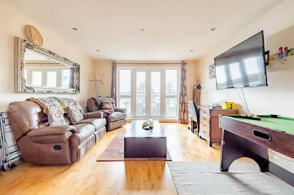 Apartment for 4 People in Cardiff Bay, Cardiff