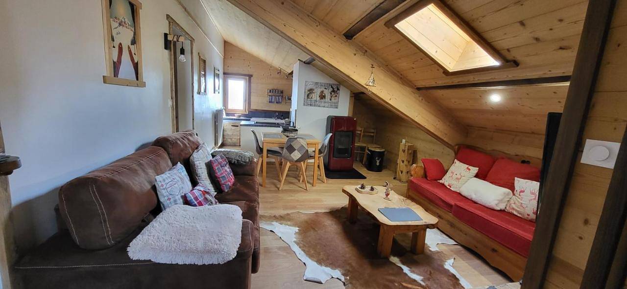 Appartement entier, Two-Bedroom Apartment in Égat, Parc naturel régional des Pyrénées catalanes