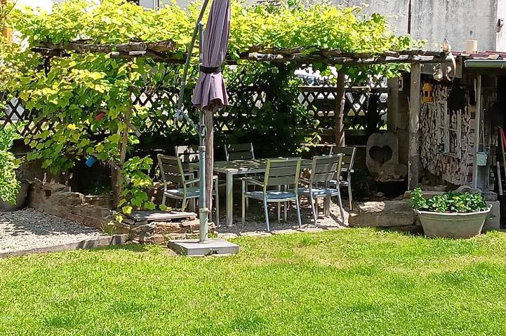 Ferienwohnung für 6 Personen, mit Balkon und Garten in Blumberg
