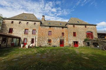 Gîte pour 3 personnes, avec piscine, animaux acceptés à Oradour