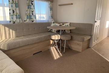 Static Caravan for 6 People in Selsey, West Sussex, Photo 1