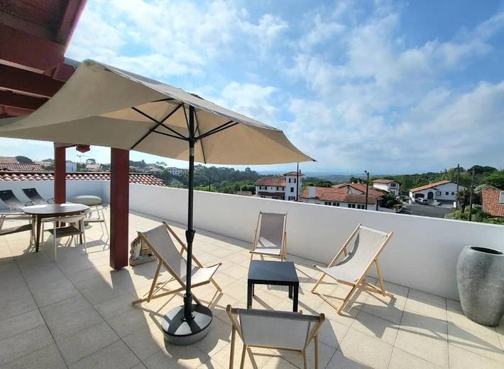 Gîte pour 6 personnes, avec vue et terrasse dans Plage d'Erretegia