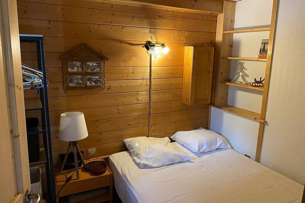 Chalet “6p Comfort - La Tourmaline” with Mountain View, Private Terrace, and Wi-Fi in Verchaix, Bonneville region