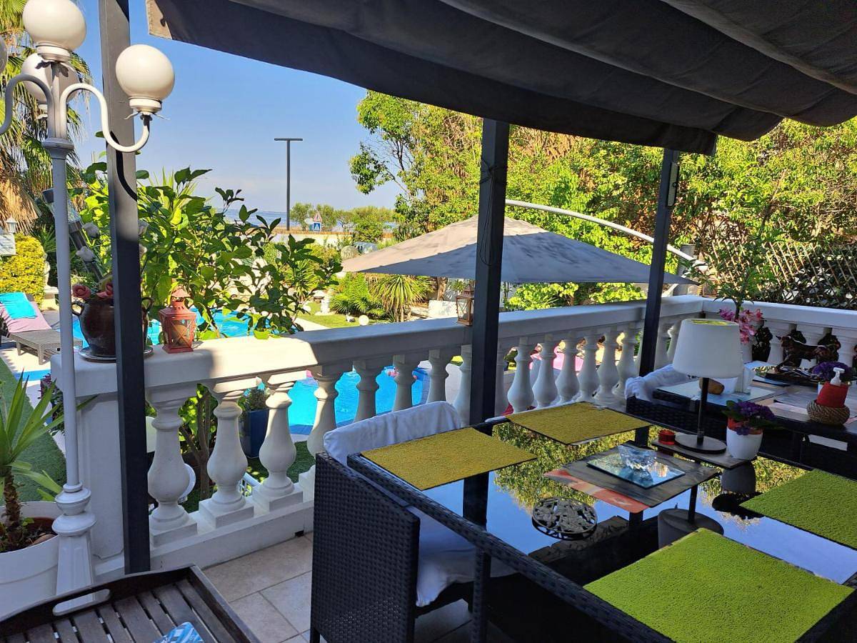 Suite-Junior -Villa Hélène - Montpellier Sud - aéroport- Piscine Privée-2mn des plages in Pérols, Côte méditerranéenne (France)