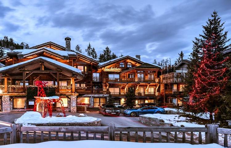 Hôtel pour 6 personnes, avec terrasse et sauna ainsi que vue et piscine, animaux acceptés