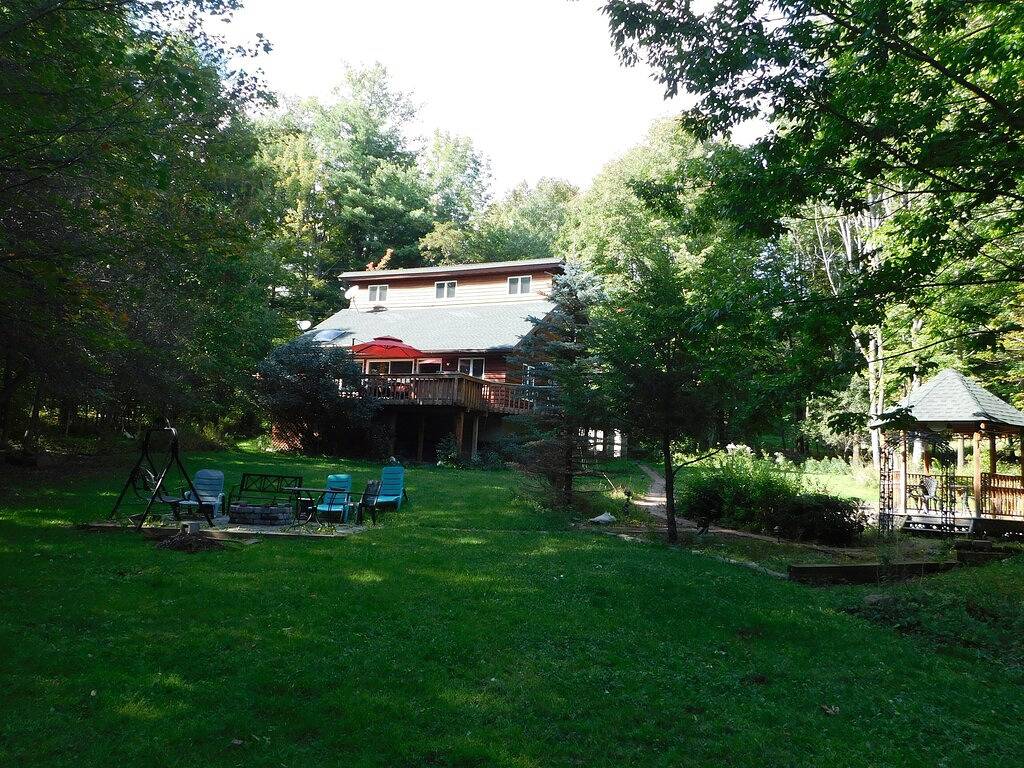 Catskill Mountain Getaway - Minuten zu Hunter und Windham Mtns., Jacuzzi, Feuer p in Catskill Mountains