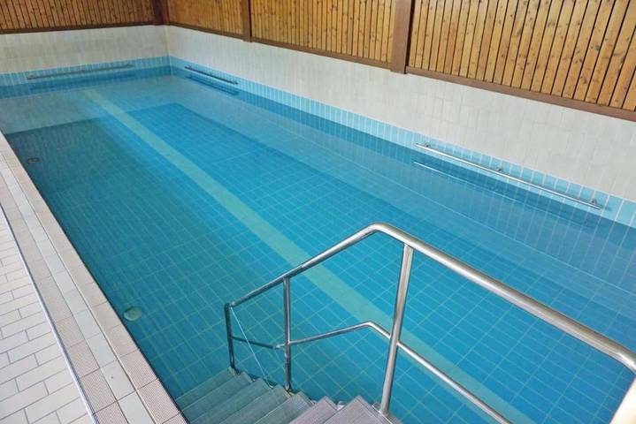 Ferienwohnung für 5 Personen, mit Pool und Sauna sowie Garten