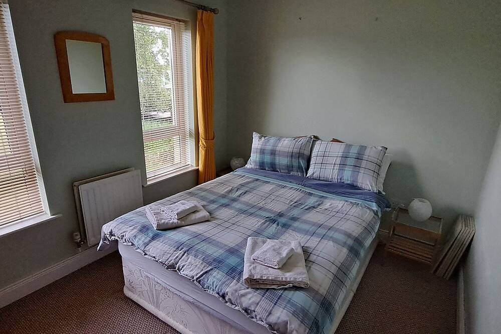 Lakeside bungalow with private mooring in County Cavan