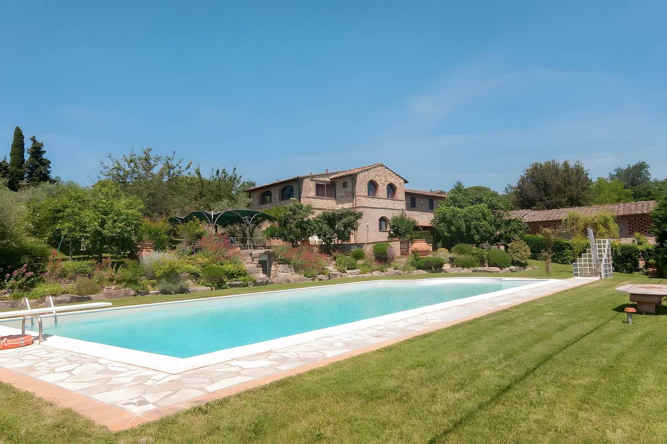 Appartamento intero, Podere Papèra - Appartamento 'Capriolo Flat' con vista sulle montagne, Wi-Fi e aria condizionata in Mercatale, San Casciano in Val di Pesa