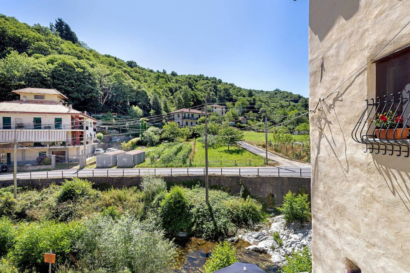 Holiday Home "Pocket House" with Mountain View, Private Balcony and Wi-Fi in Osiglia, Ligurian Alps