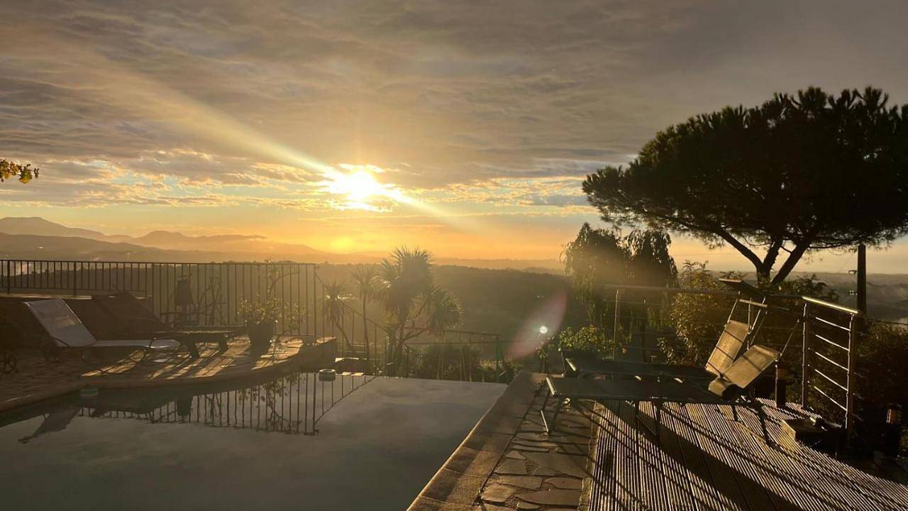 Deluxe Double Room with Sea View in Vence, Côte méditerranéenne (France)