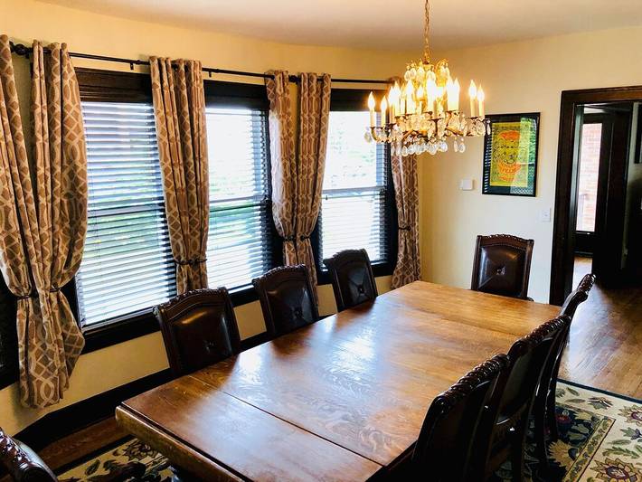 Vacation rental for 18 people, with balcony and yard in Detroit