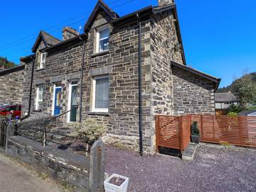Log Cabin for 4 People in Betws-y-Coed, Conwy region, Photo 1
