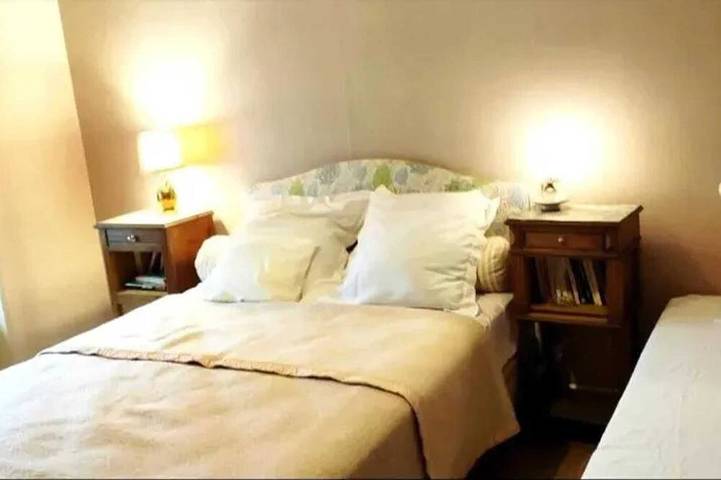 Location de vacances pour 7 personnes, avec jardin à Bugeat - 2